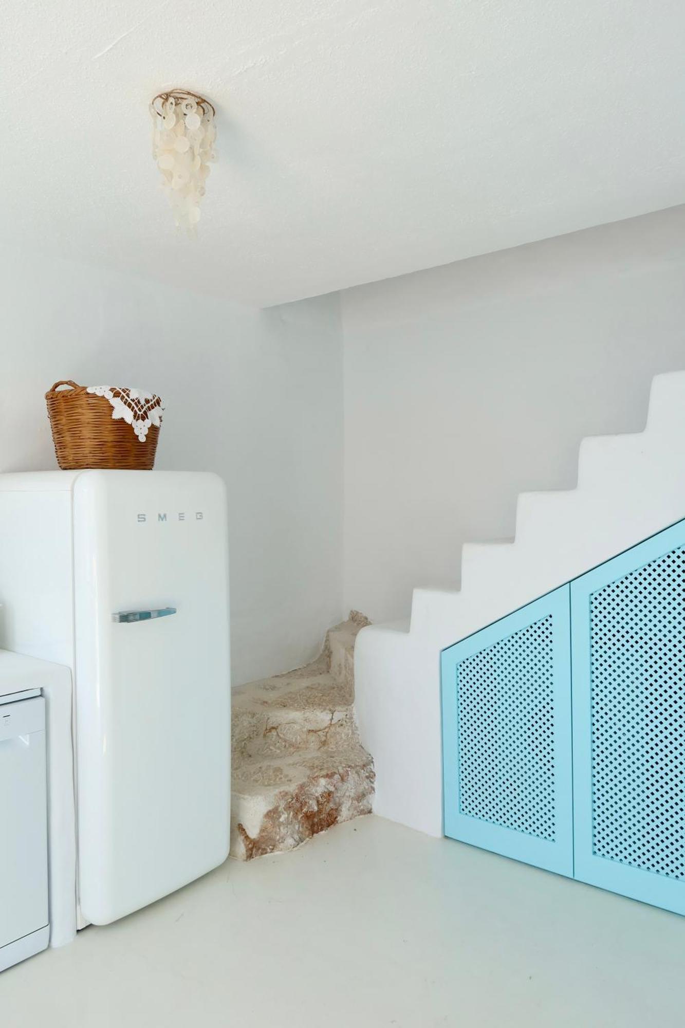 Salt Retreat - Seafront Villa Chalki Town 외부 사진