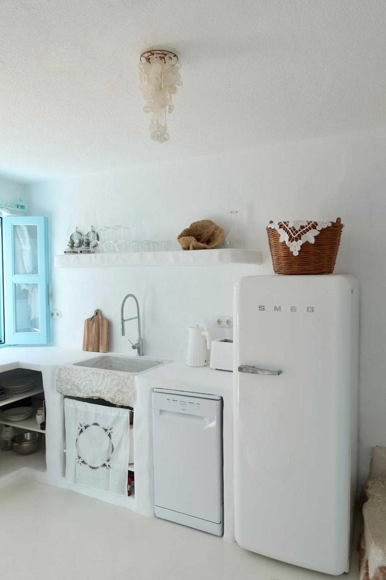 Salt Retreat - Seafront Villa Chalki Town 외부 사진