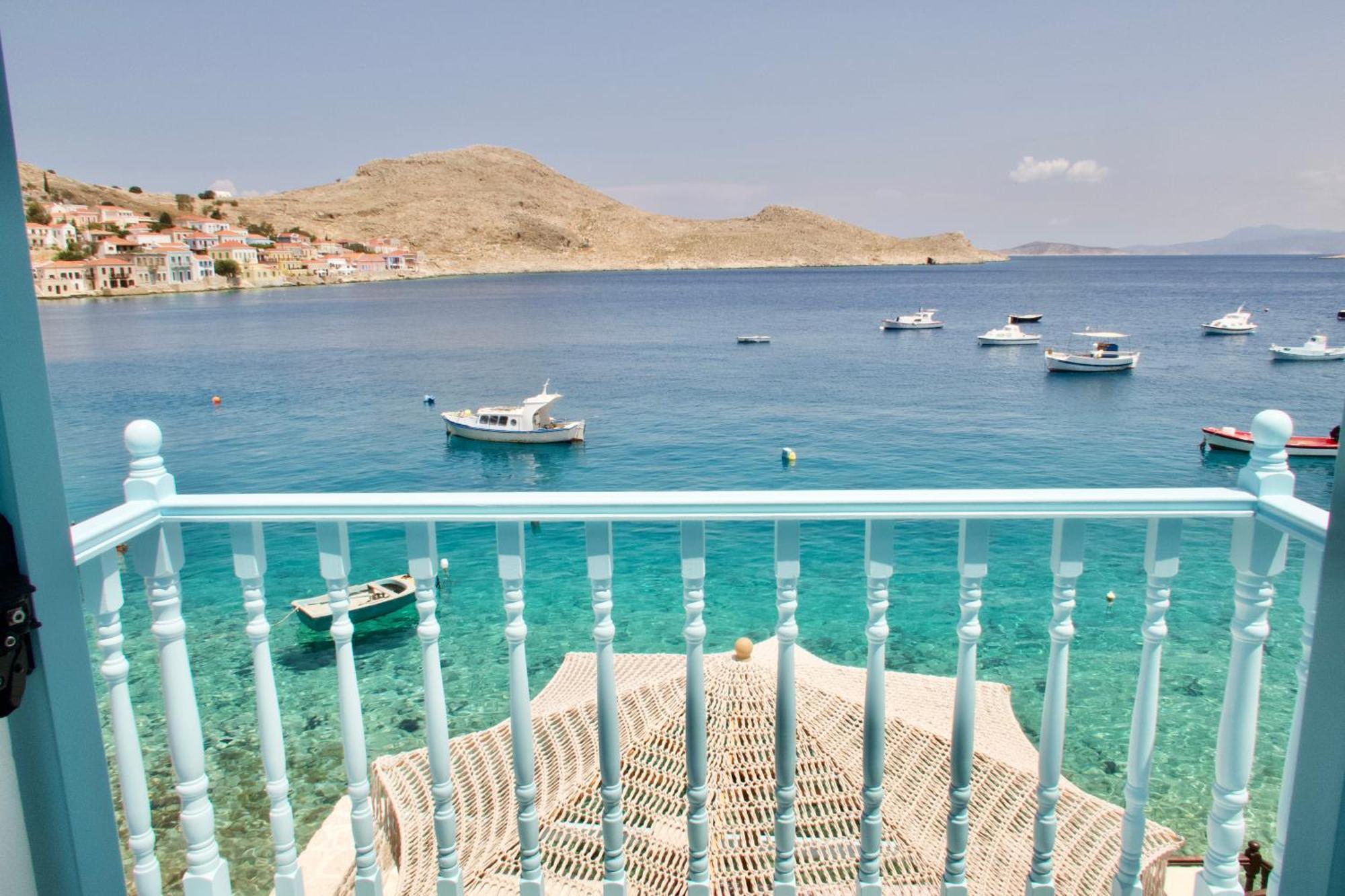Salt Retreat - Seafront Villa Chalki Town 외부 사진