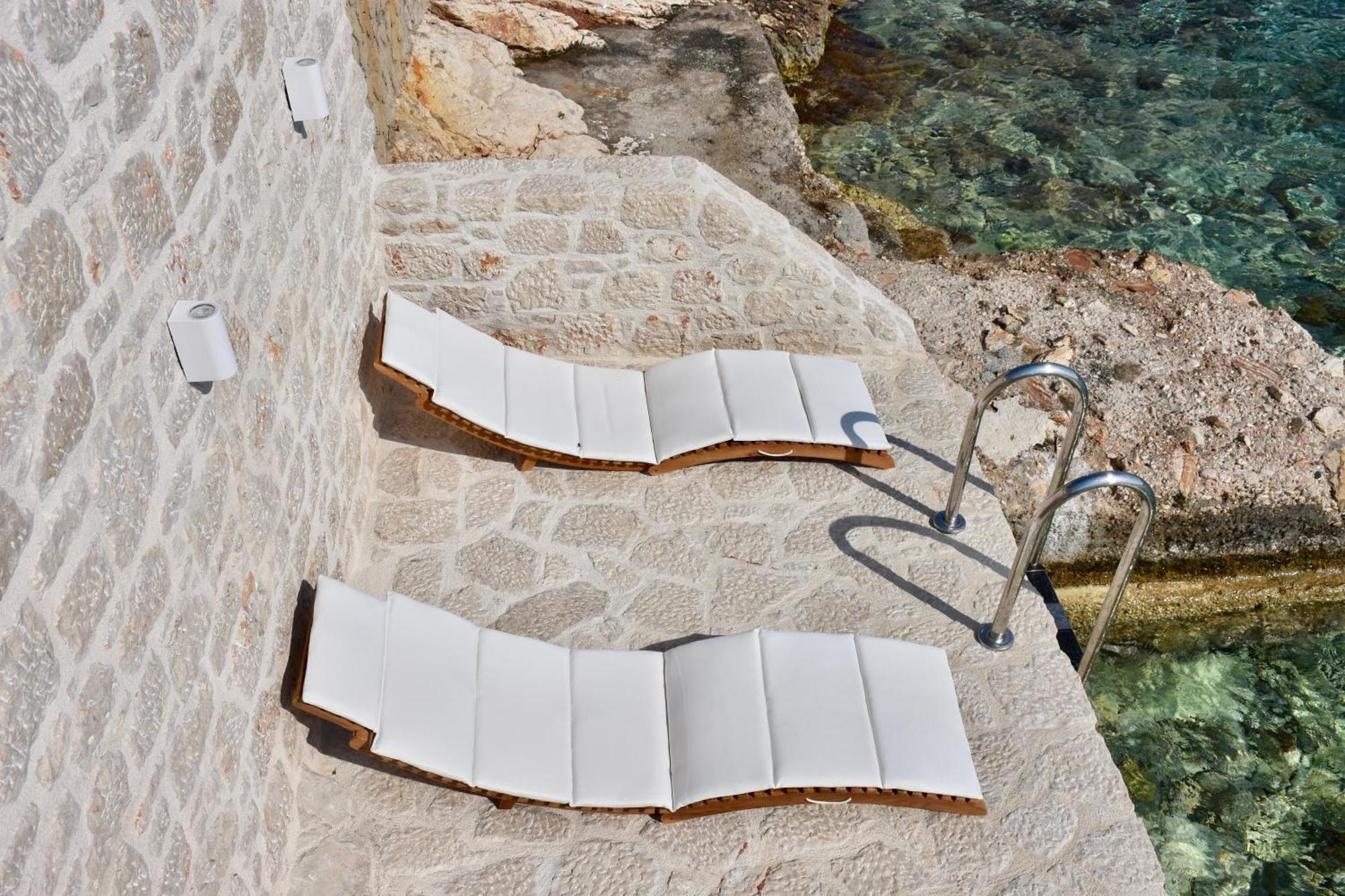 Salt Retreat - Seafront Villa Chalki Town 외부 사진